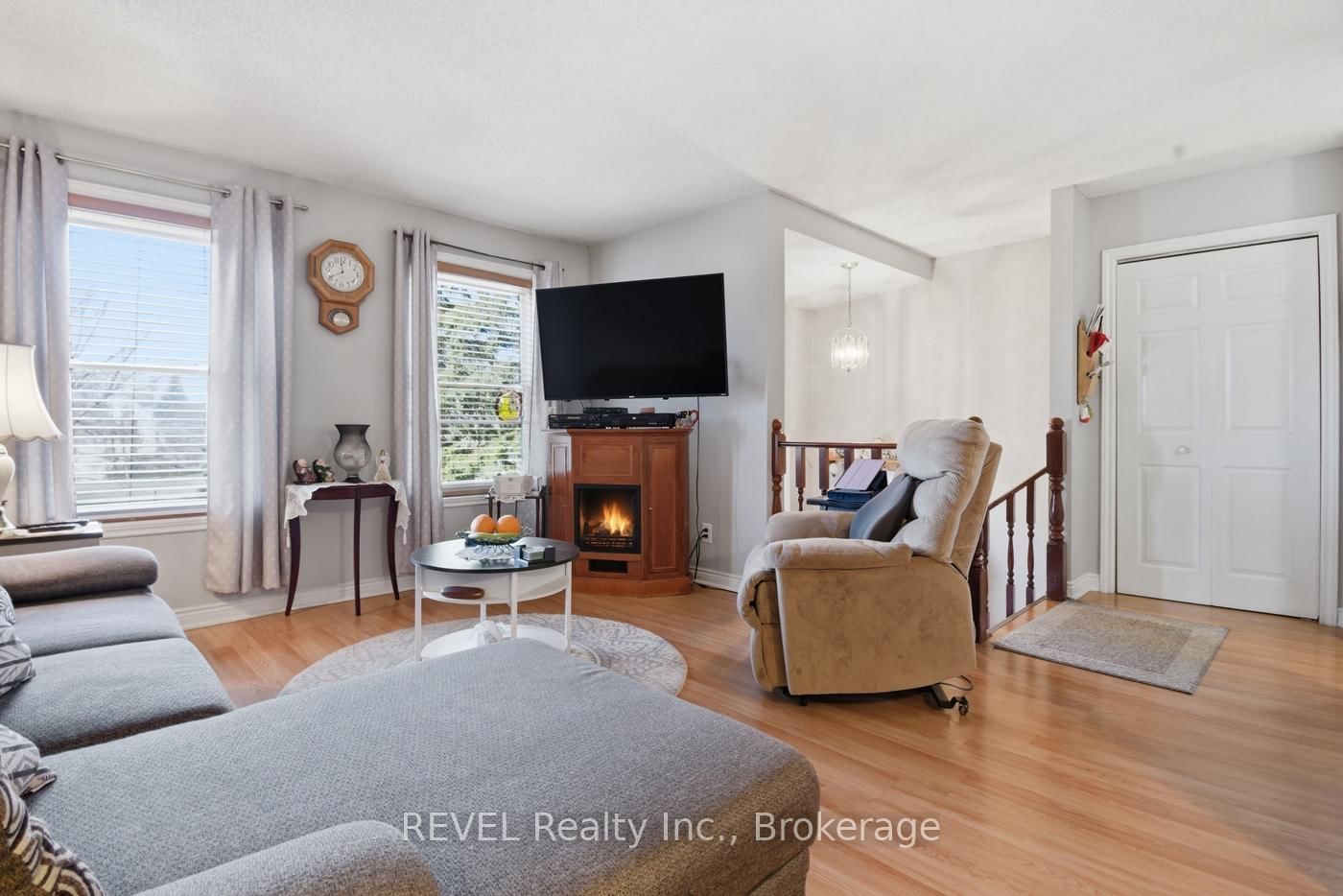 Listing Image 3