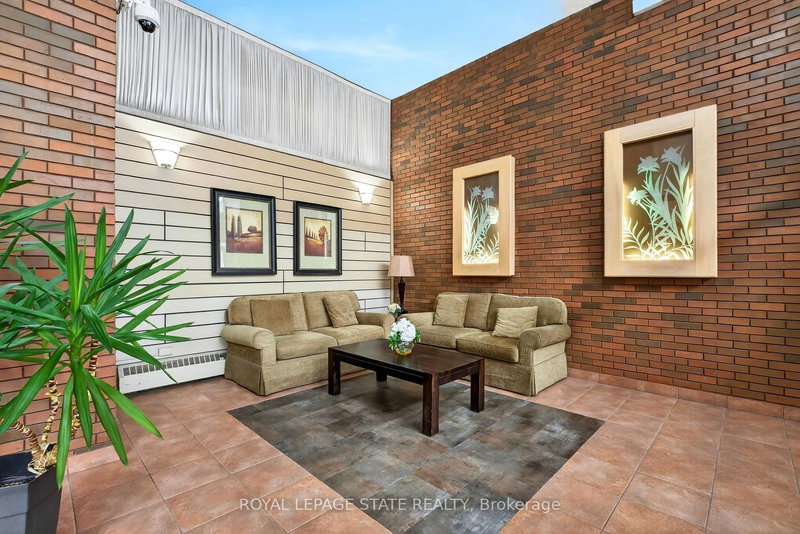 1003 - 222 Jackson St W, Hamilton, L8P 4S5 | Image 3