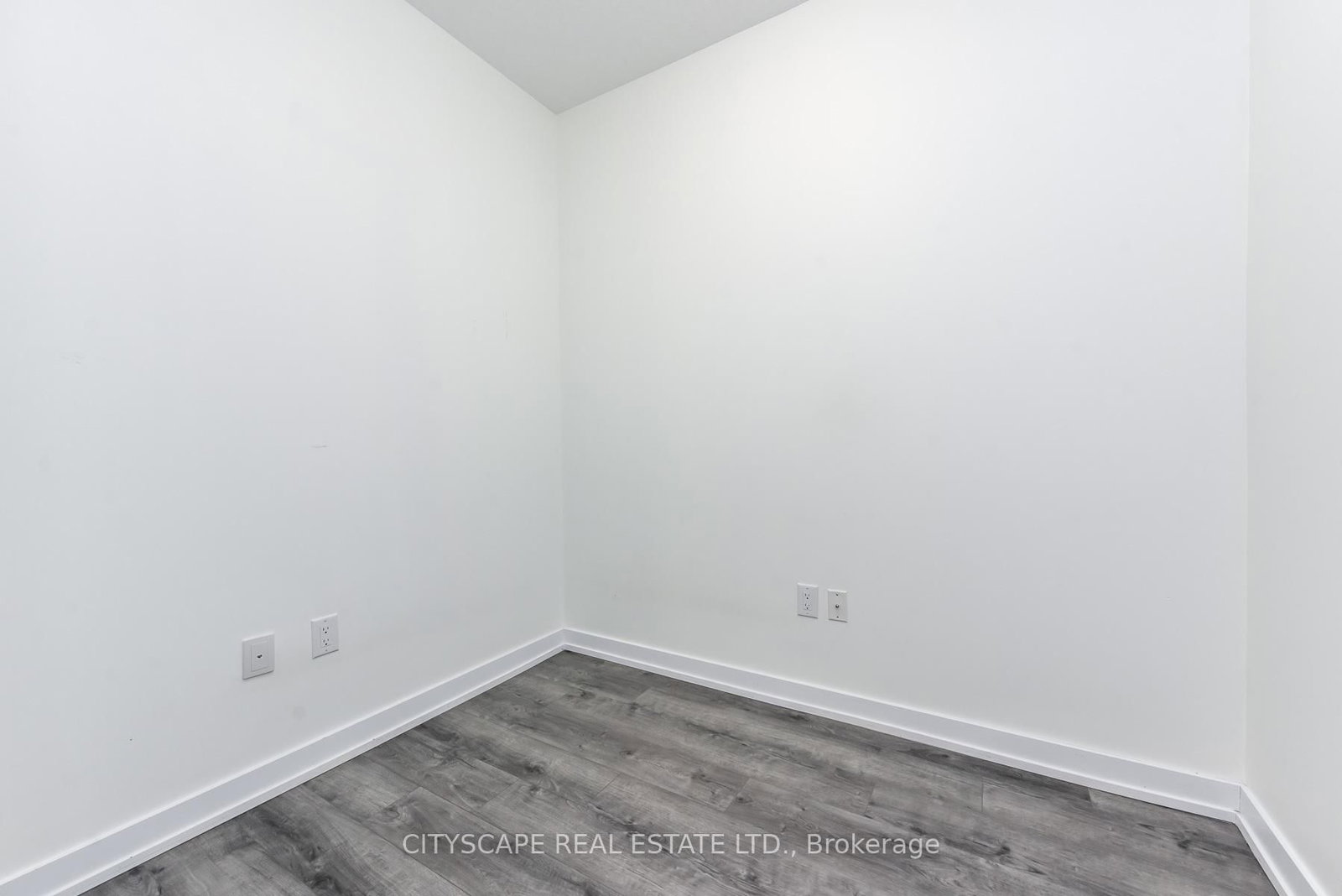 450 Dundas Street E, Unit 323 - Photo 24