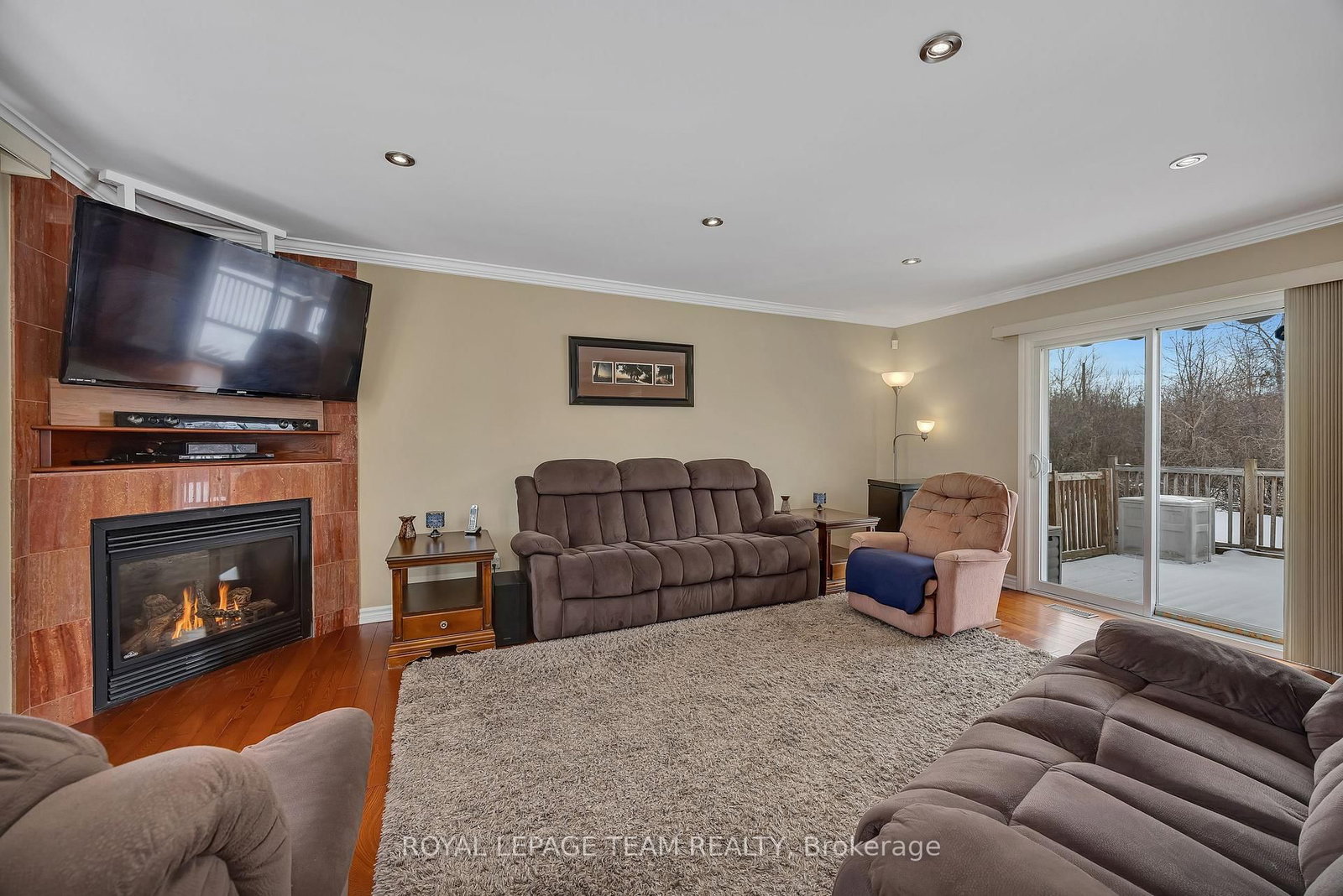 Listing Image 12