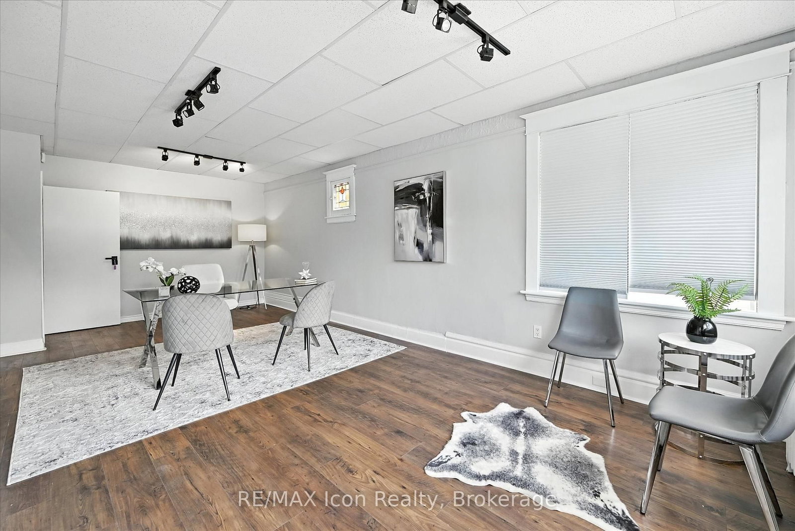 Detached House for sale at 1047 Main Street, Hamilton, Ontario, L8M 1N5 - Crown Point - MLS: X12901832