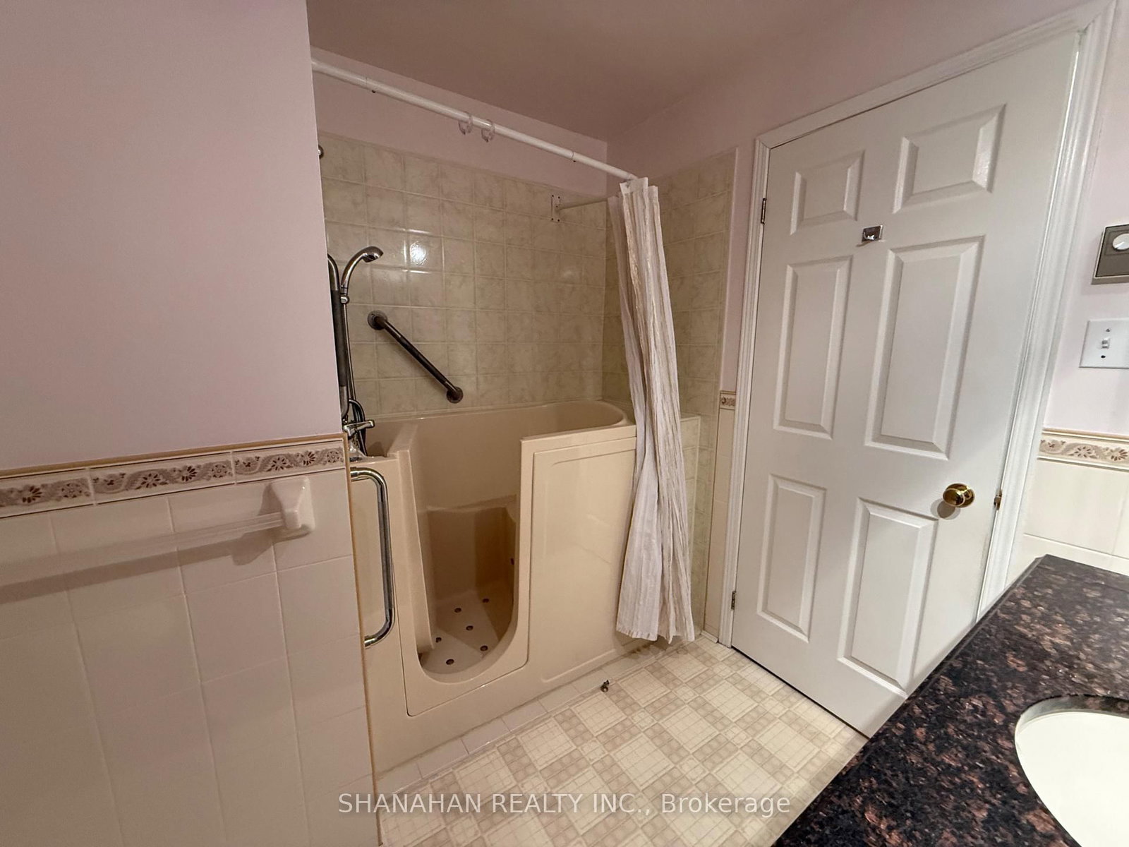 Semi-Detached House for sale at 11-2 Stewart Street, Strathroy-Caradoc, Ontario, N7G 1A1 - SE - MLS: X12901952