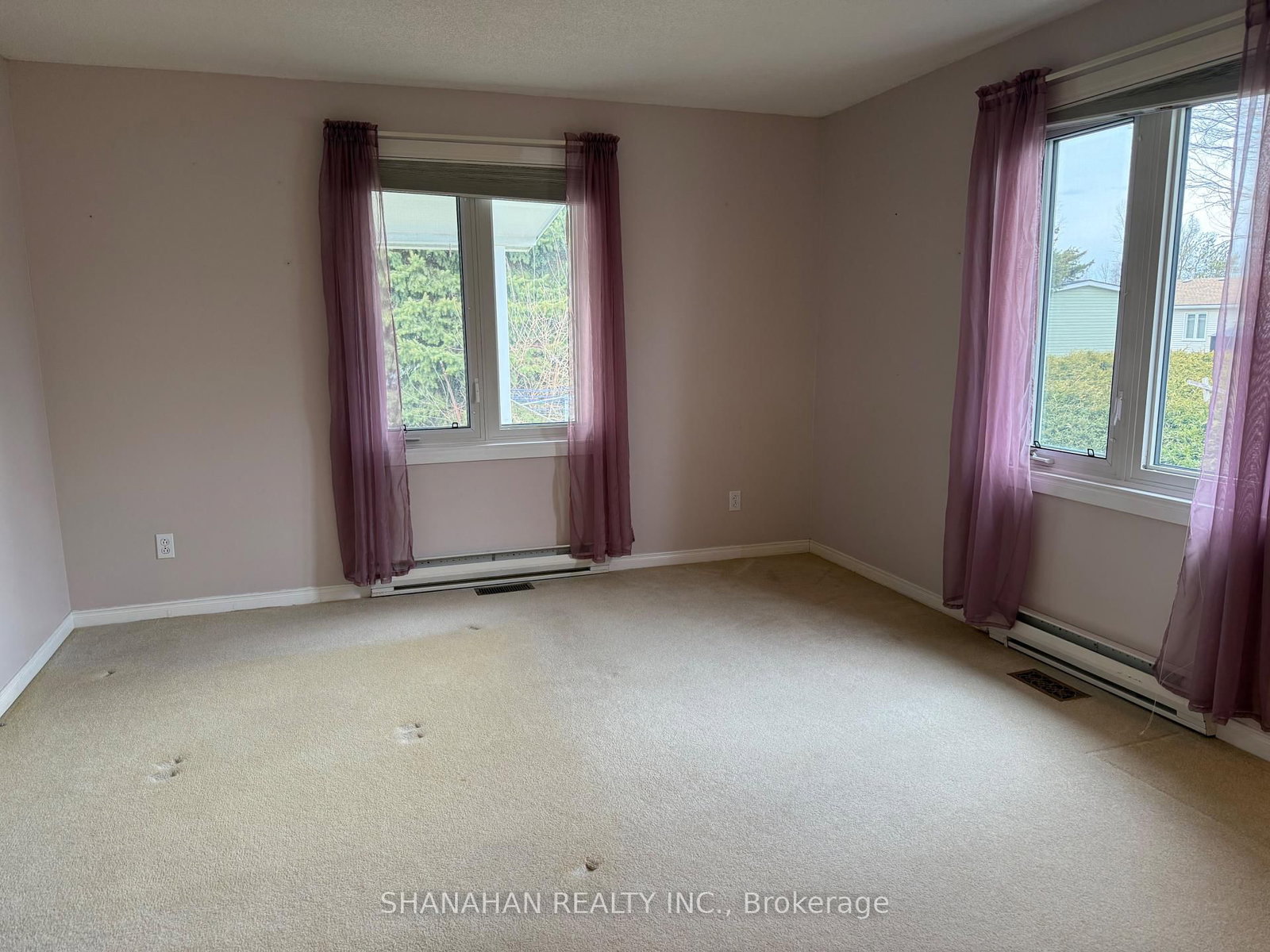 Semi-Detached House for sale at 11-2 Stewart Street, Strathroy-Caradoc, Ontario, N7G 1A1 - SE - MLS: X12901952