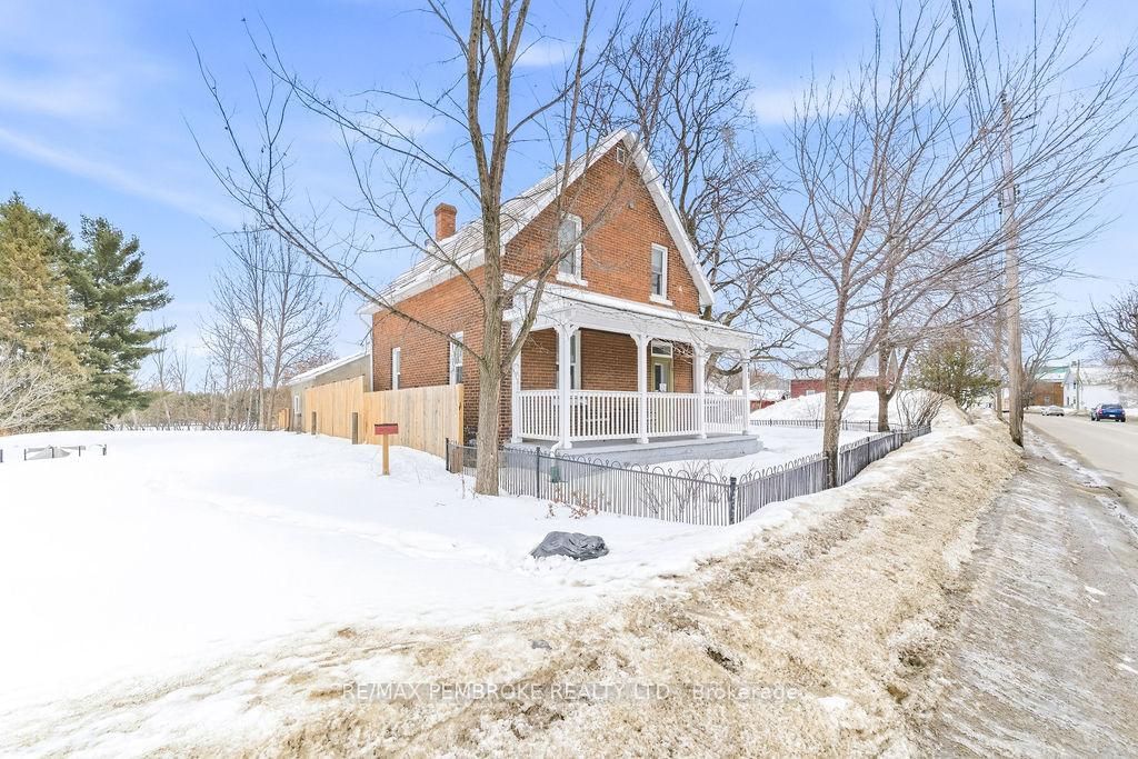 Listing photo 4