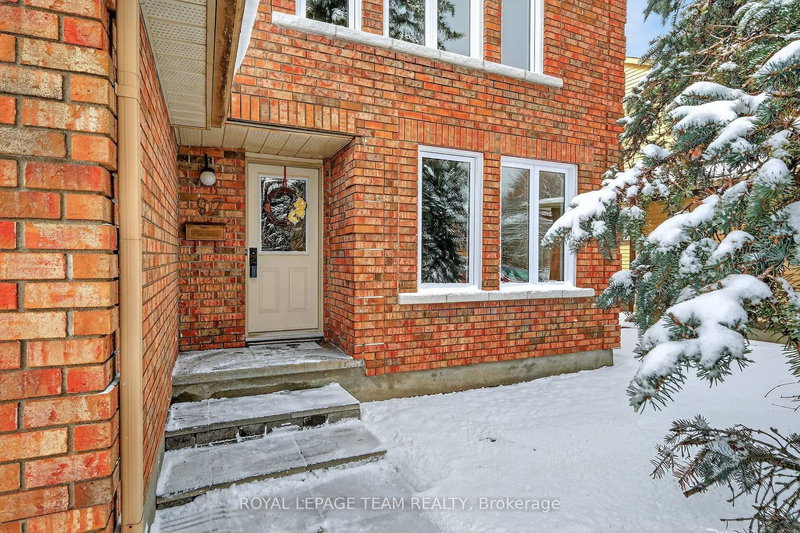 97 Huntsman Crescent