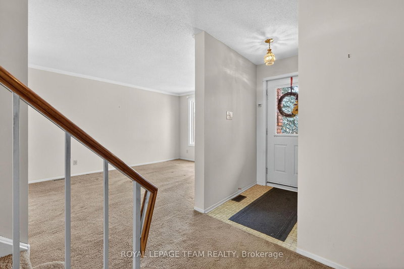 97 Huntsman Cres, Ottawa, K2M 1H8 | Image 3