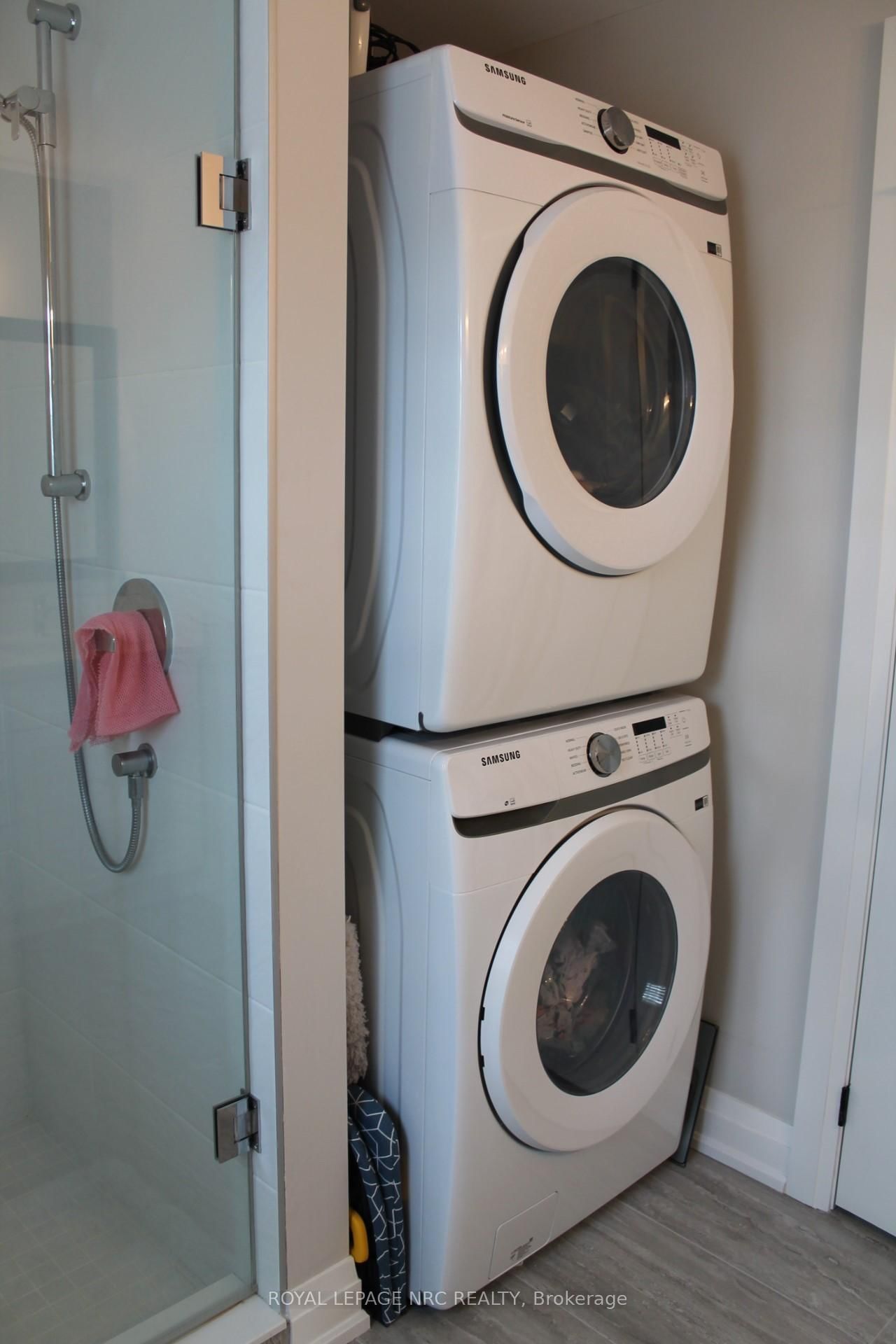 Detached House for sale at 19 Cambridge Road, Fort Erie, Ontario, L0S 1B0 - Crystal Beach - MLS: X12902318