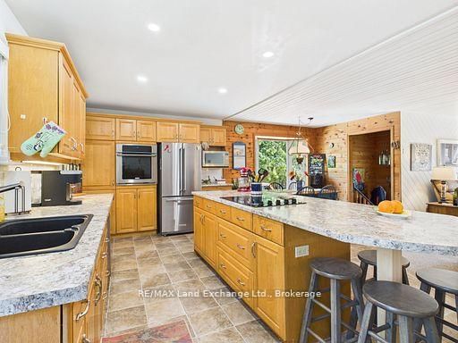 213 Huron Road • Huron-Kinloss, ON photo 11