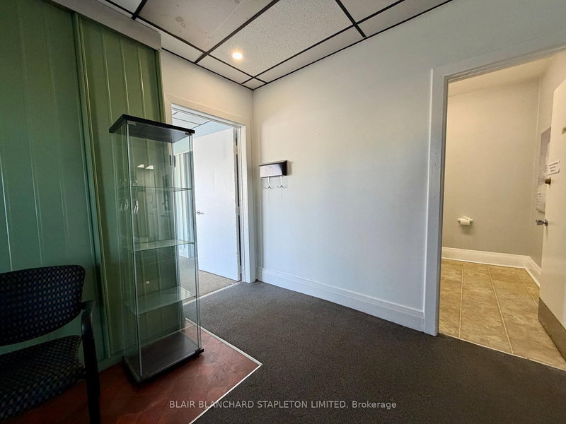 2 - 260 Burlington St E, Hamilton, L8L 4H4 | Image 2