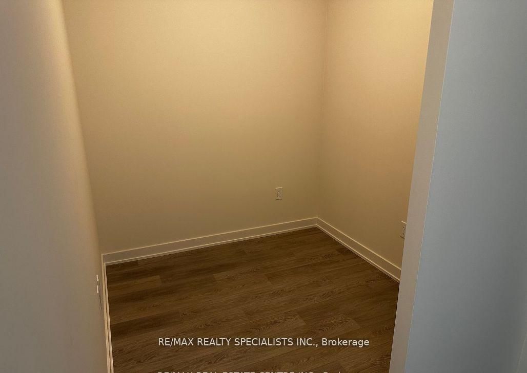 Condo for sale at 1016-212 King William Street, Hamilton, Ontario, L8R 3N9 - Beasley - MLS: X12902872