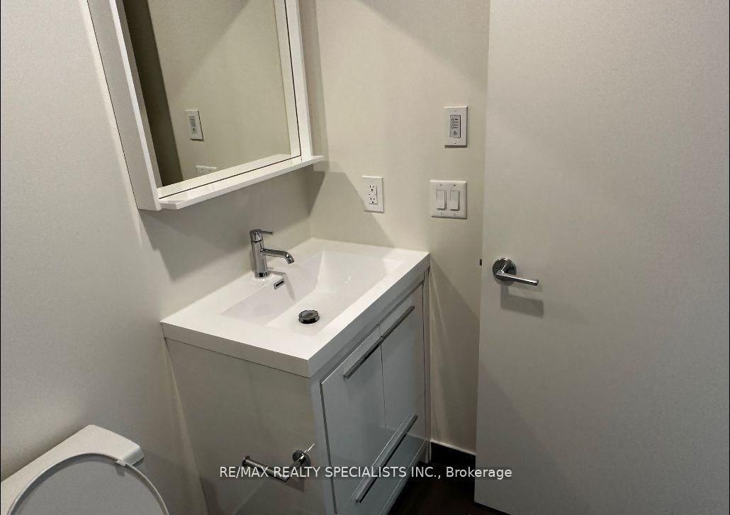 Condo for sale at 1016-212 King William Street, Hamilton, Ontario, L8R 3N9 - Beasley - MLS: X12902872