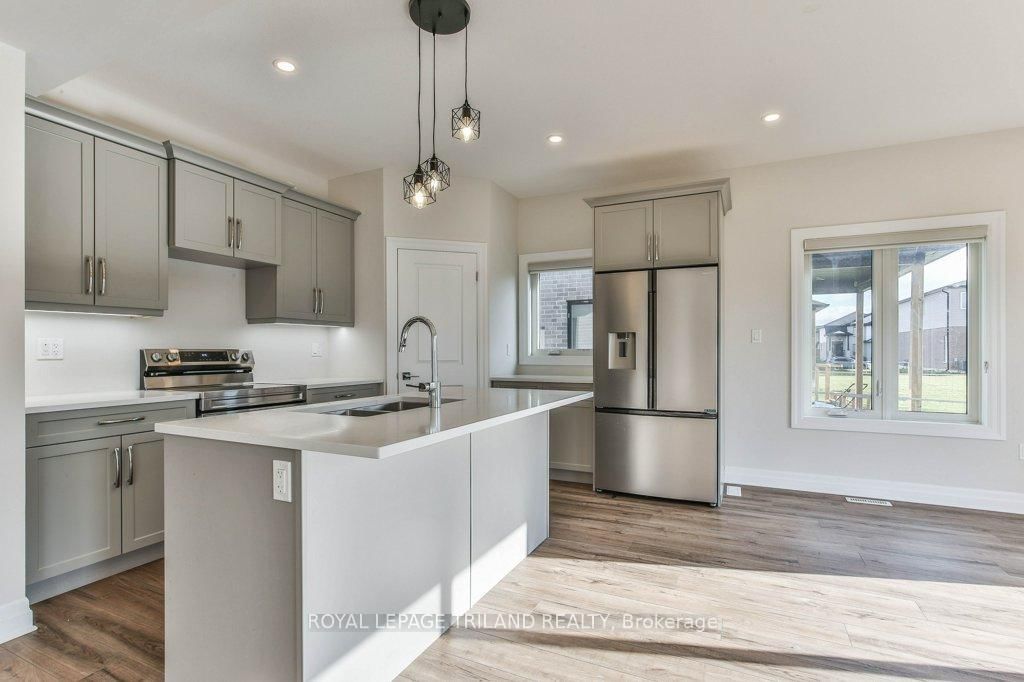 83 GREENE Street • South Huron, ON photo 12