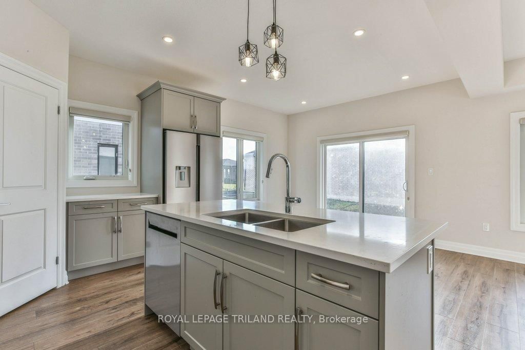 83 GREENE Street • South Huron, ON photo 15
