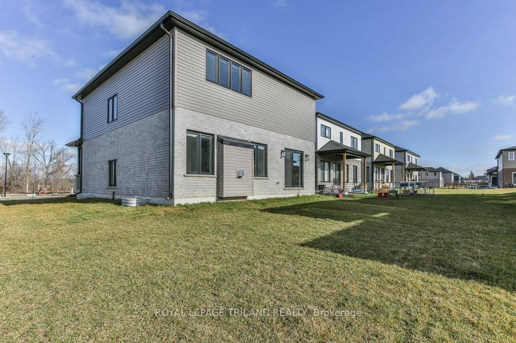 83 GREENE Street • South Huron, ON photo 36