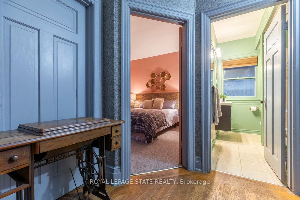 Detached House for sale at 90 Blake Street, Hamilton, Ontario, L8M 2S6 - Blakeley - MLS: X12903118