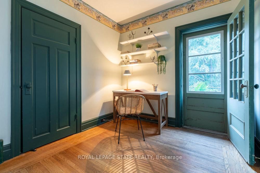 Detached House for sale at 90 Blake Street, Hamilton, Ontario, L8M 2S6 - Blakeley - MLS: X12903118