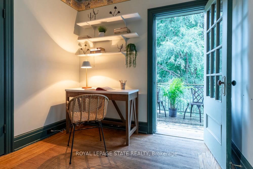 Detached House for sale at 90 Blake Street, Hamilton, Ontario, L8M 2S6 - Blakeley - MLS: X12903118