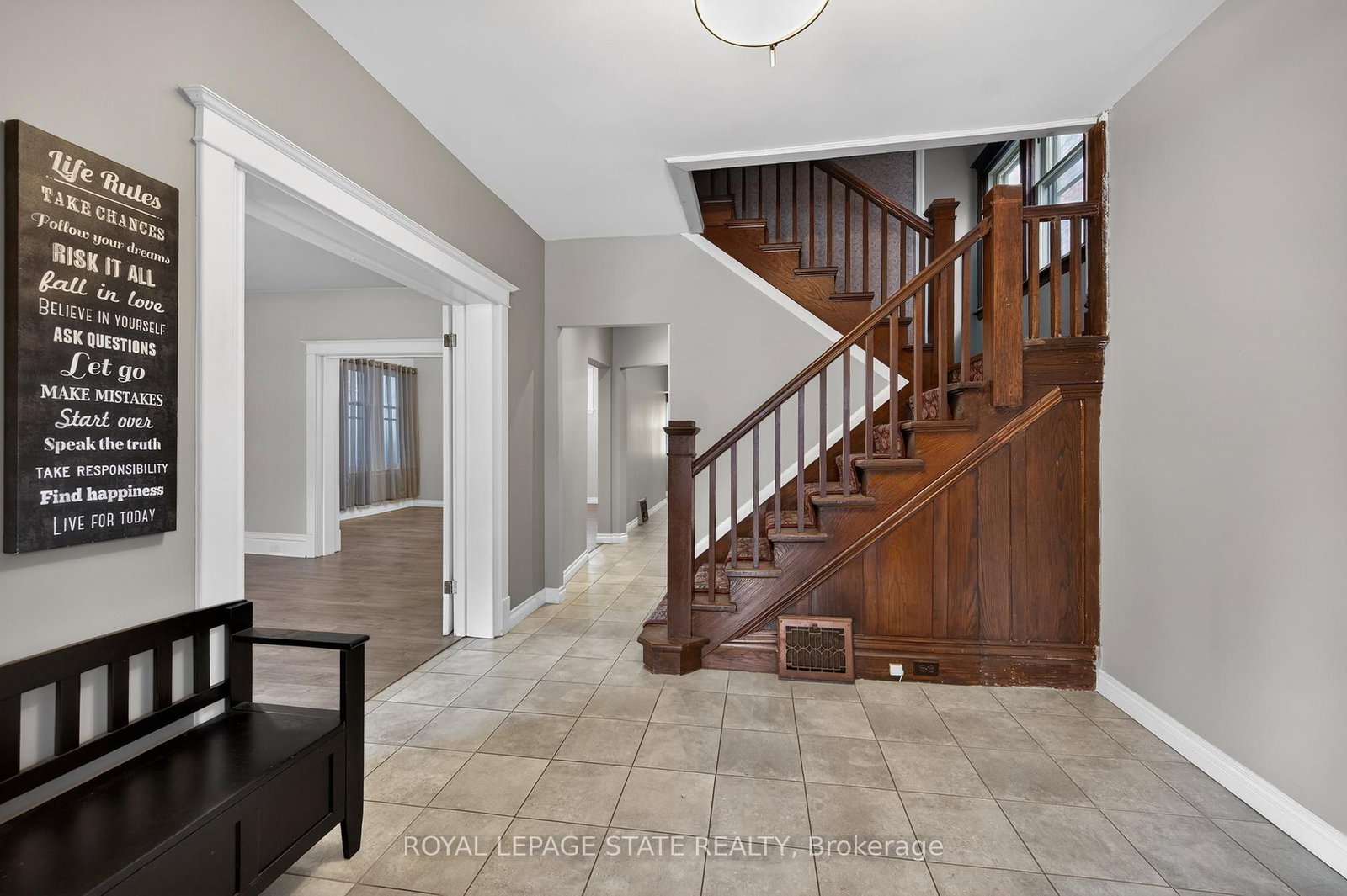 Detached House for sale at 90 Blake Street, Hamilton, Ontario, L8M 2S6 - Blakeley - MLS: X12903118