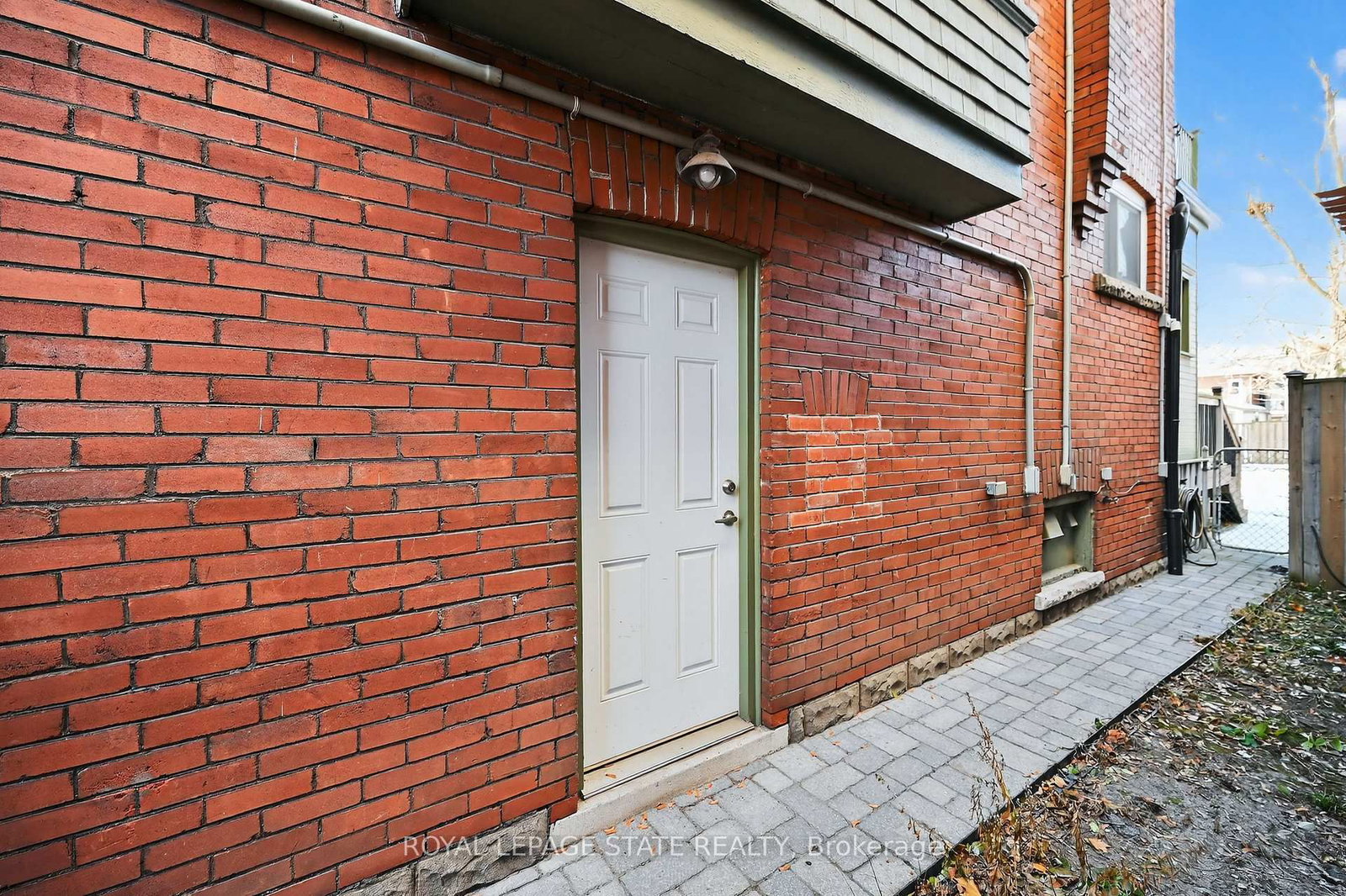 Detached House for sale at 90 Blake Street, Hamilton, Ontario, L8M 2S6 - Blakeley - MLS: X12903118