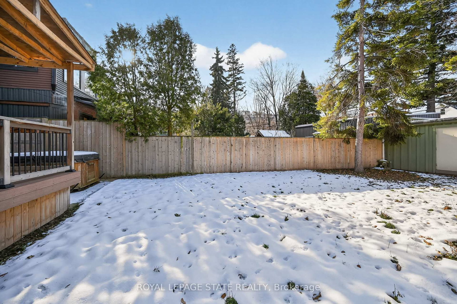 Detached House for sale at 90 Blake Street, Hamilton, Ontario, L8M 2S6 - Blakeley - MLS: X12903118