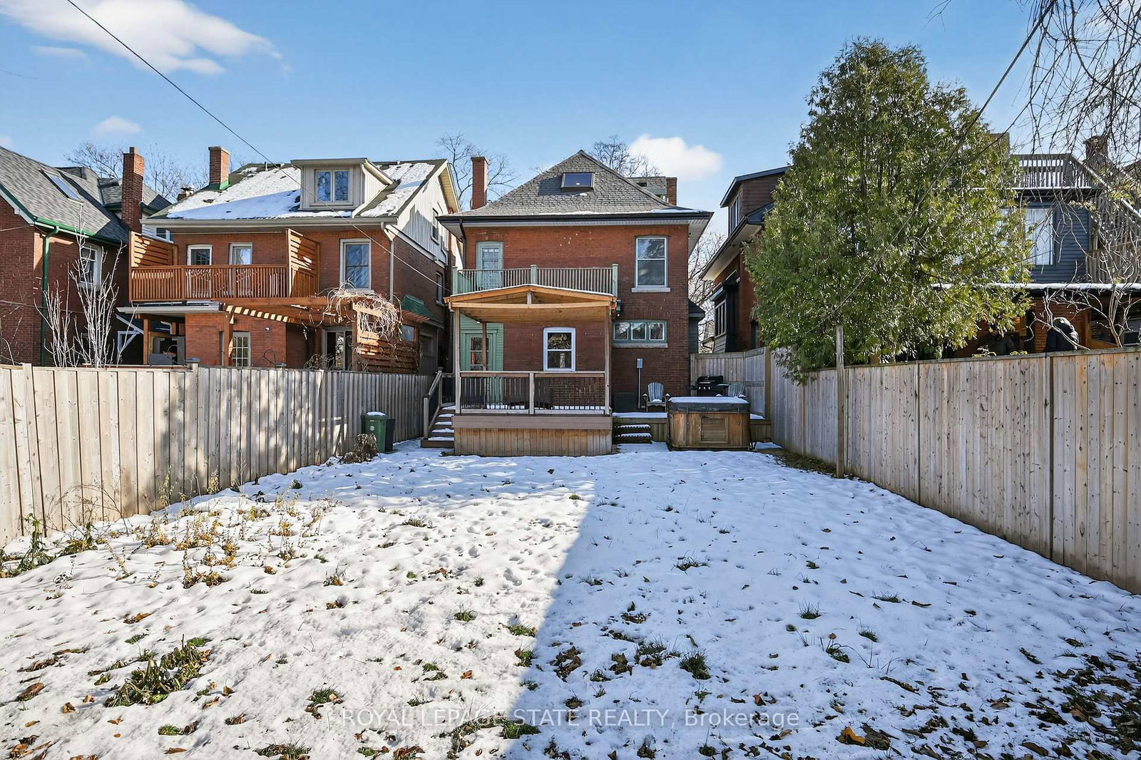 Detached House for sale at 90 Blake Street, Hamilton, Ontario, L8M 2S6 - Blakeley - MLS: X12903118