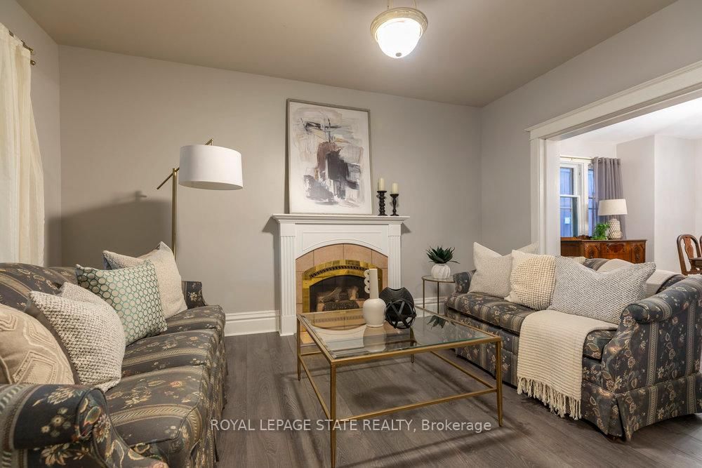 Detached House for sale at 90 Blake Street, Hamilton, Ontario, L8M 2S6 - Blakeley - MLS: X12903118