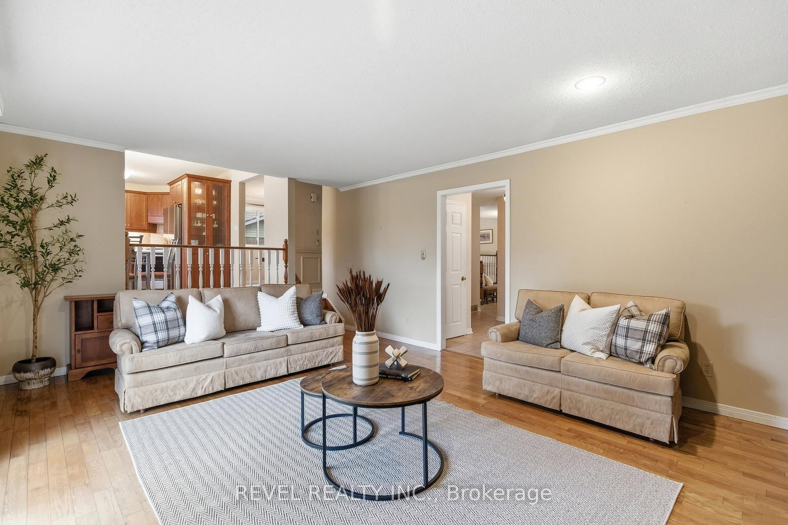 Detached House for sale at 3 Elderwood Drive, St. Catharines, Ontario, L2S 3E9 - Grapeview - MLS: X12903272