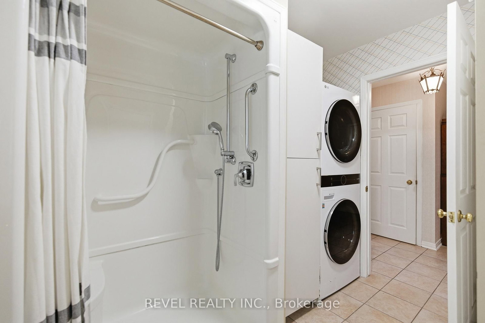 Detached House for sale at 3 Elderwood Drive, St. Catharines, Ontario, L2S 3E9 - Grapeview - MLS: X12903272