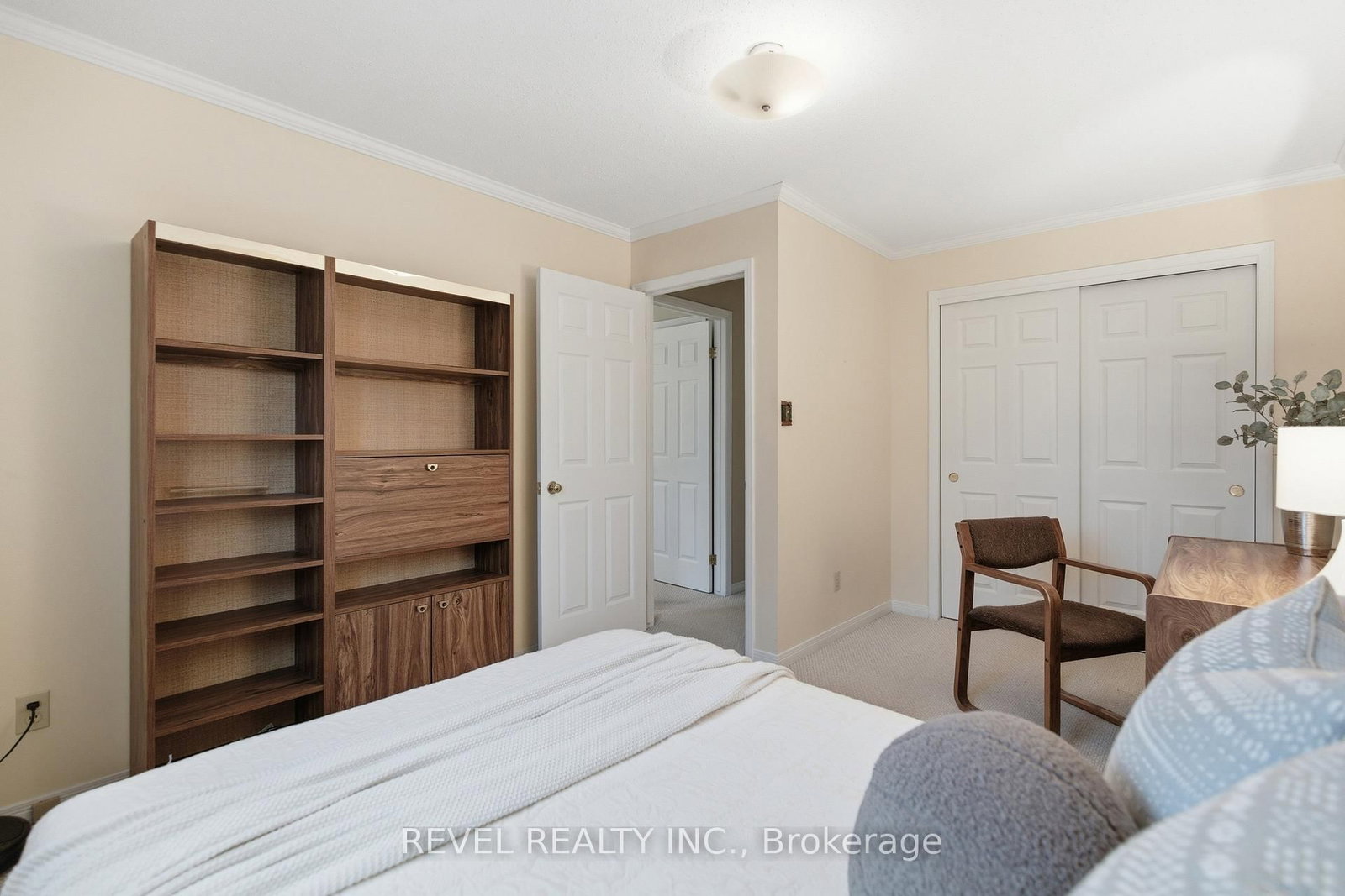 Detached House for sale at 3 Elderwood Drive, St. Catharines, Ontario, L2S 3E9 - Grapeview - MLS: X12903272