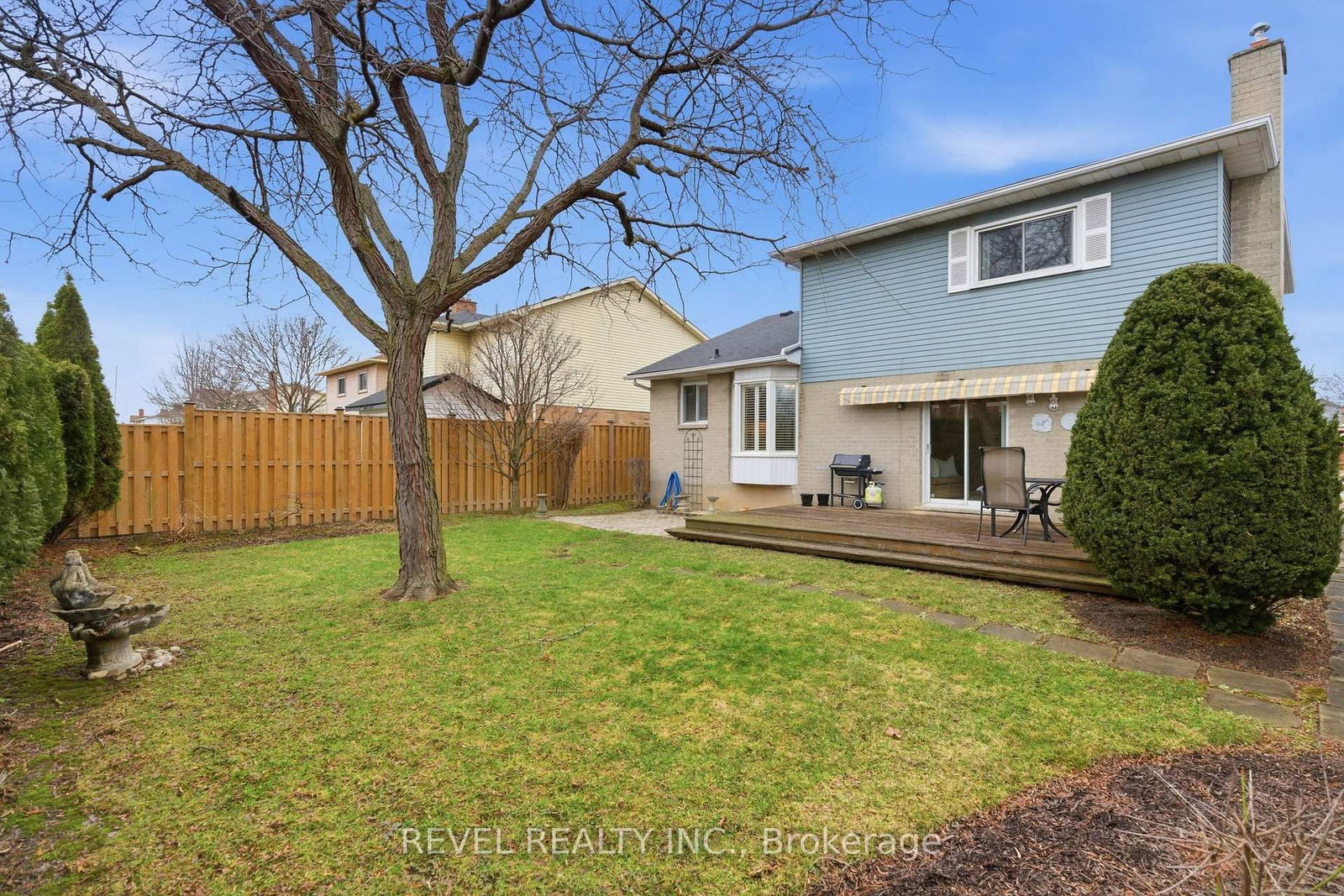 Detached House for sale at 3 Elderwood Drive, St. Catharines, Ontario, L2S 3E9 - Grapeview - MLS: X12903272