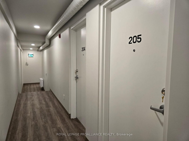 205 - 241 Front St, Belleville, K8N 2Z6 | Image 3