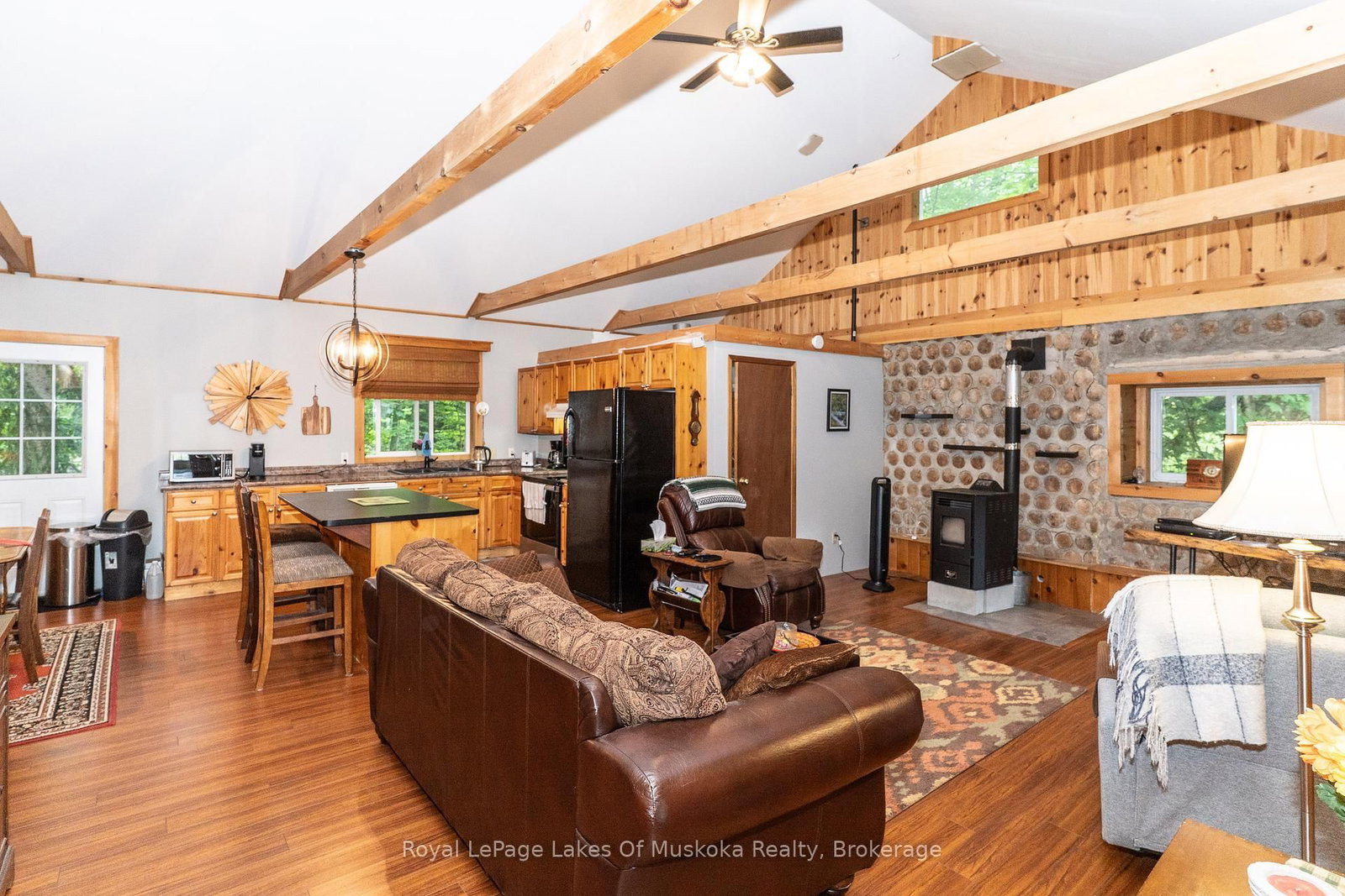 2709 Muskoka District 118 Road W • Muskoka Lakes, ON photo 15