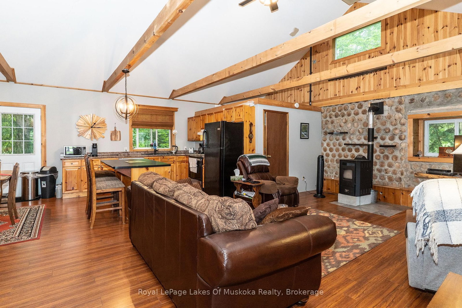 2709 Muskoka District 118 Road W • Muskoka Lakes, ON photo 16