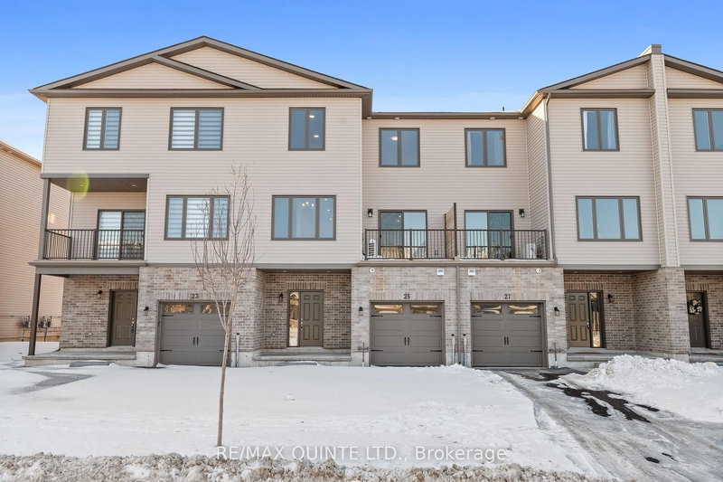 home for lease on 25 Markland Avenue