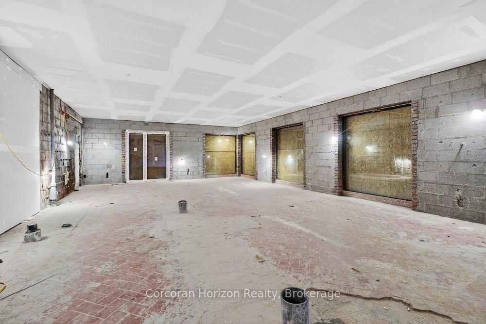 98 Barton Street E - Photo 12