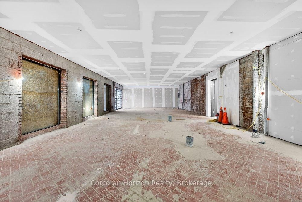 98 Barton Street E - Photo 15