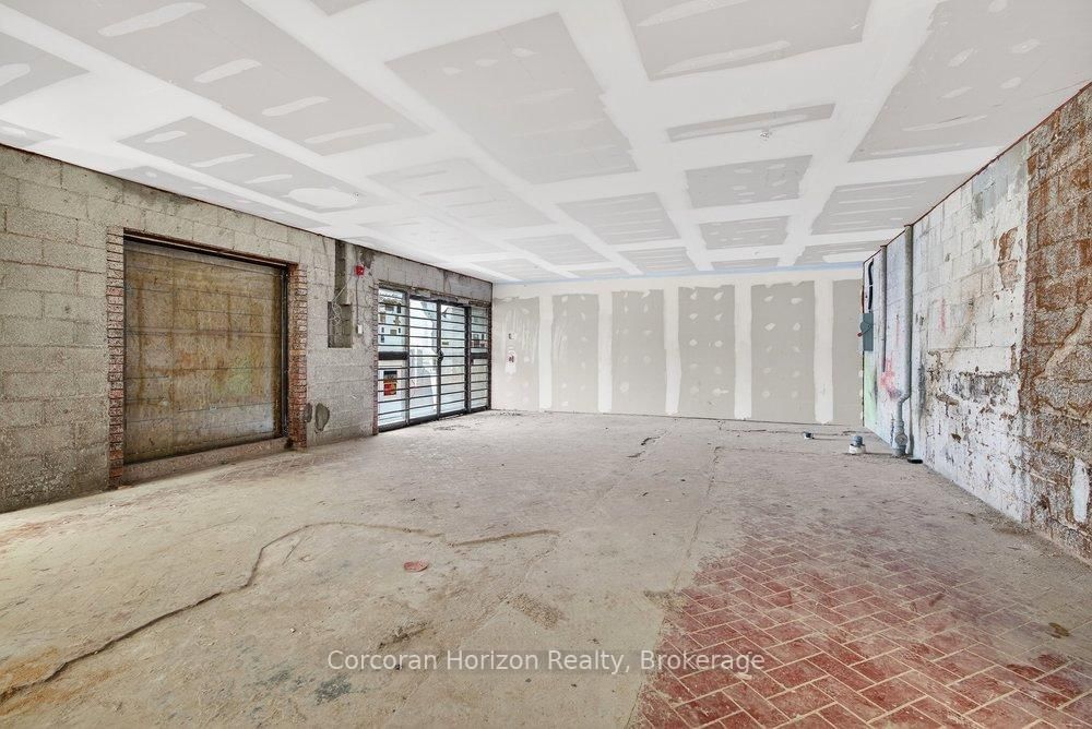 98 Barton Street E - Photo 7