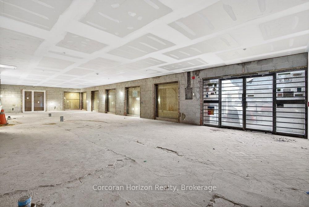 98 Barton Street E - Photo 9