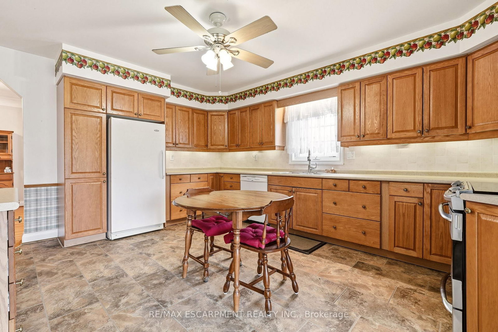 Detached House for sale at 192 Ewen Road, Hamilton, Ontario, L8S 3C9 - Ainslie Wood - MLS: X12904166