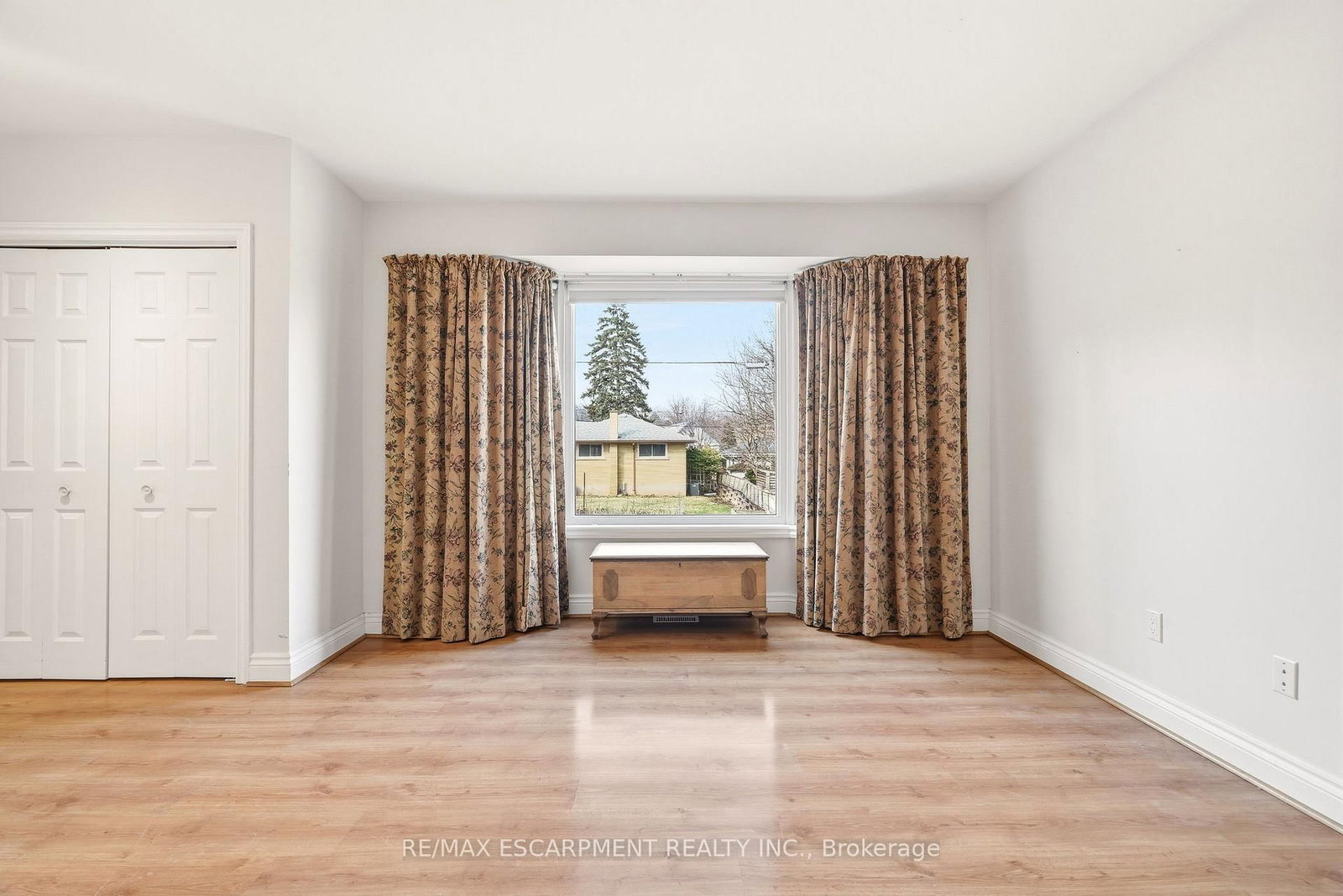 Detached House for sale at 192 Ewen Road, Hamilton, Ontario, L8S 3C9 - Ainslie Wood - MLS: X12904166