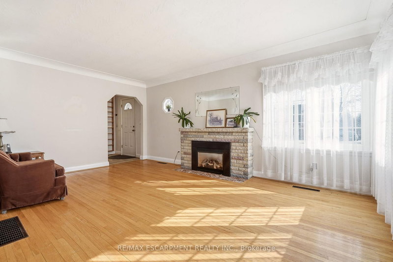 192 Ewen Rd, Hamilton, L8S 3C9 | Image 3
