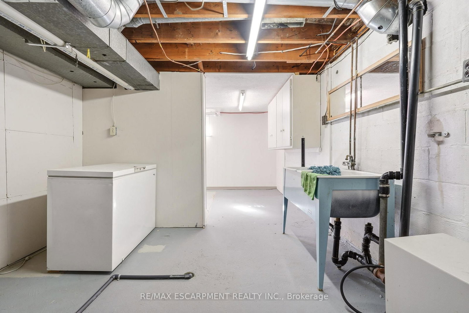 Detached House for sale at 192 Ewen Road, Hamilton, Ontario, L8S 3C9 - Ainslie Wood - MLS: X12904166