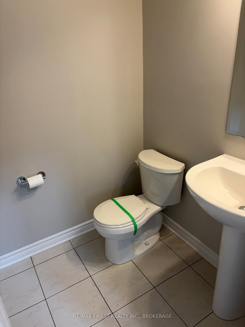 1342 Demers Ave, Kingston, K7M 0H7 | Image 3