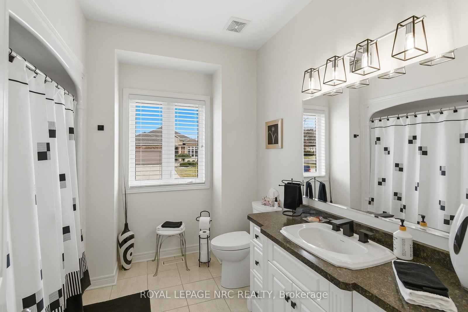 Detached House for sale at 165 Colbeck Drive, Welland, Ontario, L3C 7M1 - Coyle Creek - MLS: X12904380