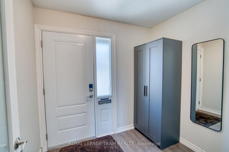 171 Mcclintock Way, Kanata, K2L 2A5 | Image 2