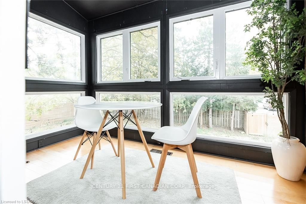 28 Princess Avenue, Unit Atrium - Photo 17