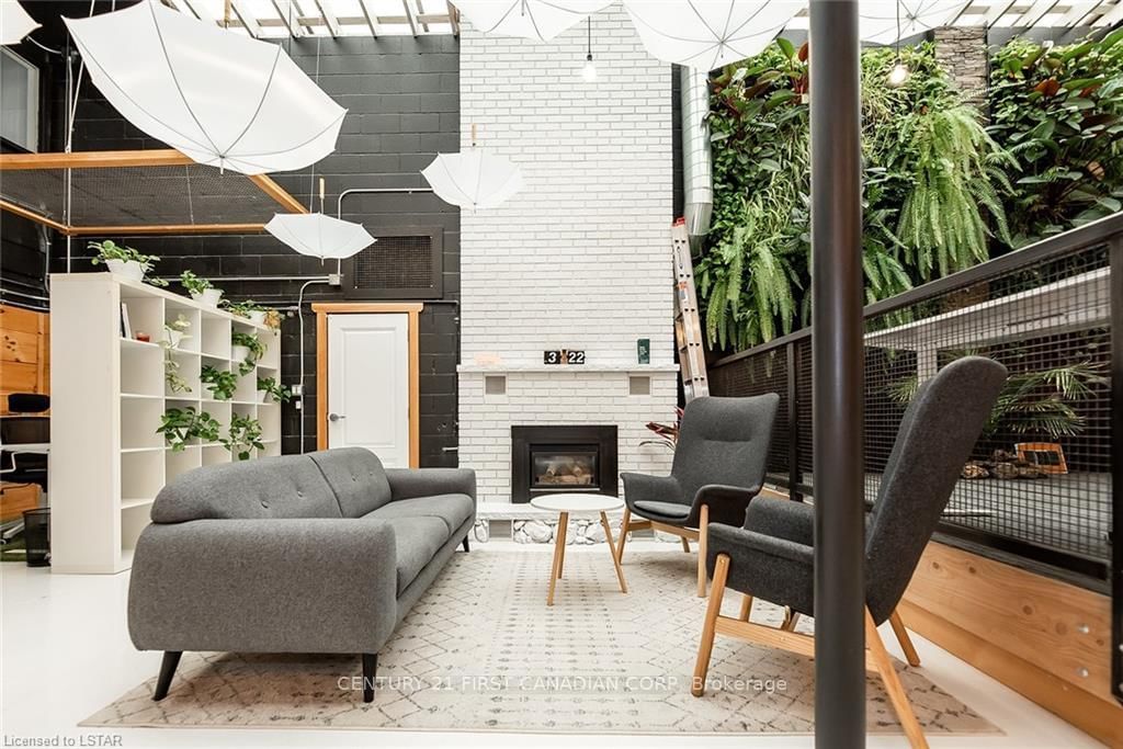 28 Princess Avenue, Unit Atrium - Photo 2