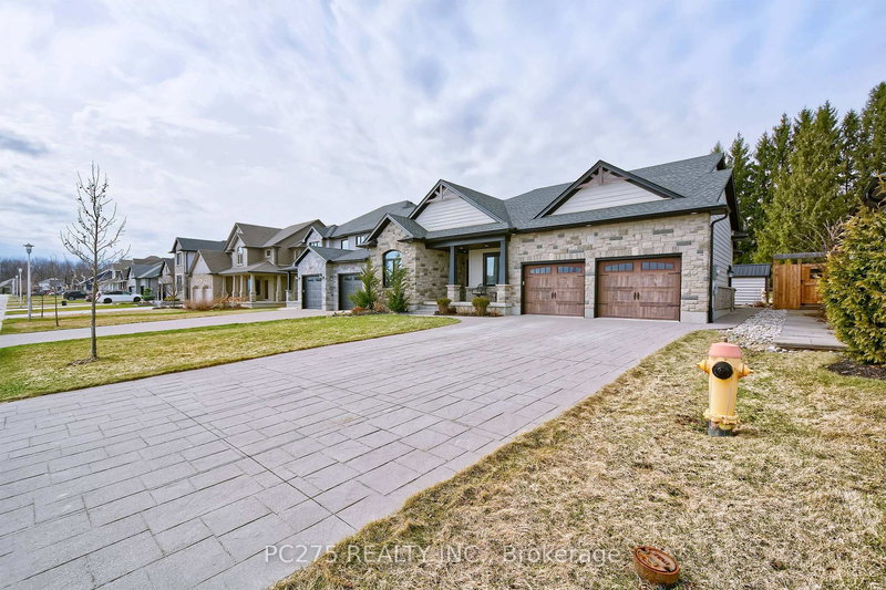 22 Talbot Grove Lane, Southwold, N5P 3T2 | Image 2