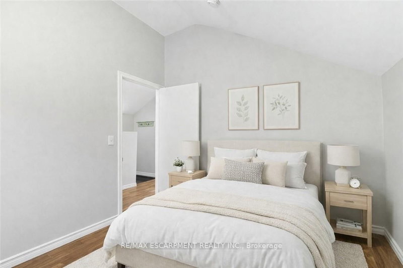 2 - 2 WINDSOR St, Hamilton, L8R 2G8 | Image 3