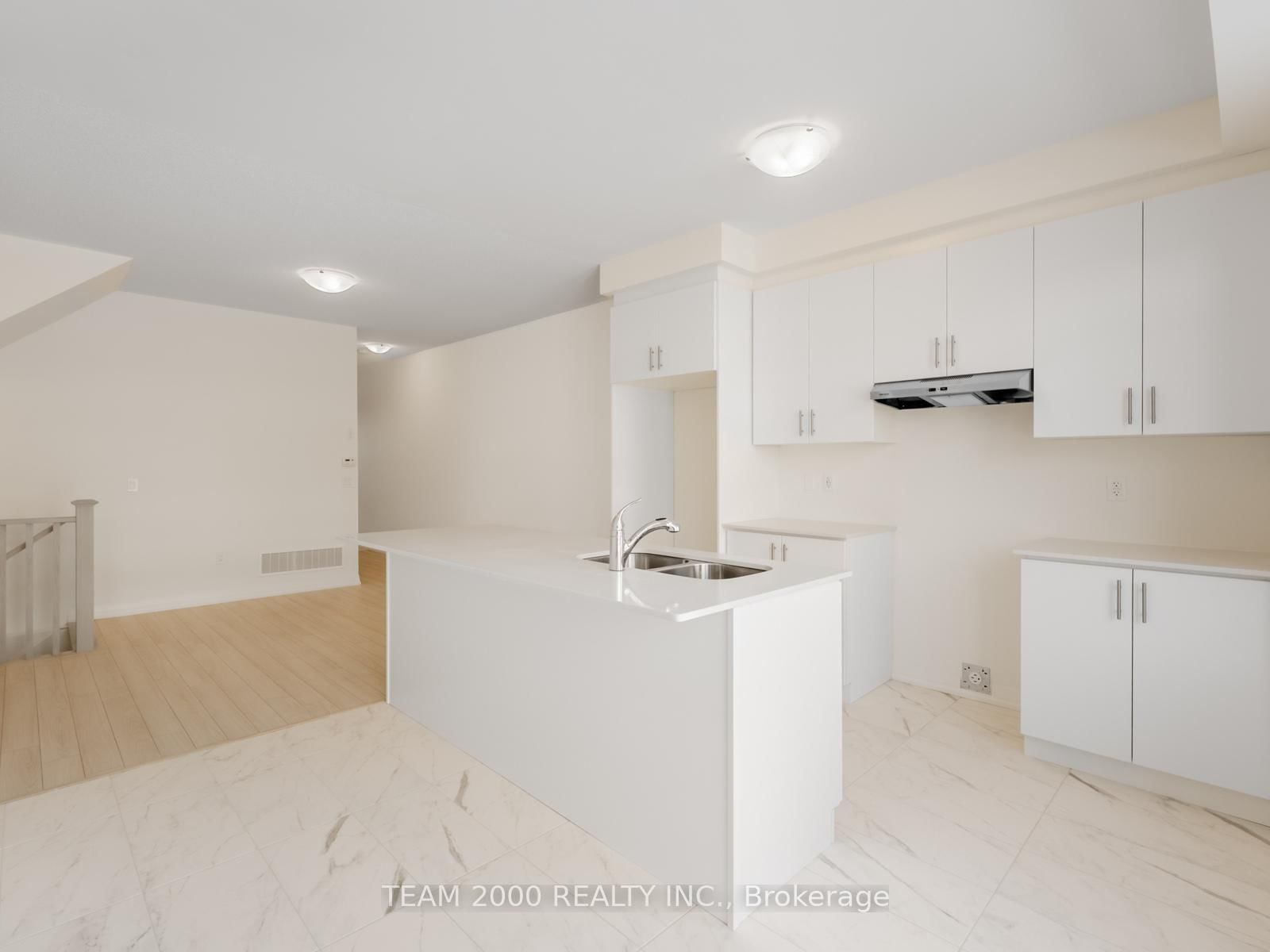 Townhouse for sale at 42-474 Provident Way, Hamilton, Ontario, L0R 1W0 - Mount Hope - MLS: X12905090